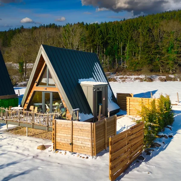 Chalet IORIK Gérardmer 4 Personnes - Location Chalet Jacuzzi Privatif Hiver Chalet jacuzzi Gérardmer 4 personnes IORIK avec bain nordique balnéo privatif