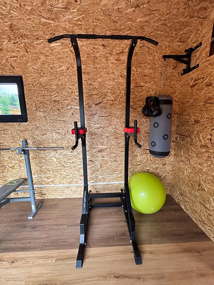 Chalet avec salle de sport Gérardmer : banc à tractions
